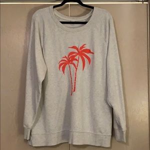 Light weight crewneck sweatshirt
